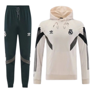 KIT PASEO REAL MADRID 2025